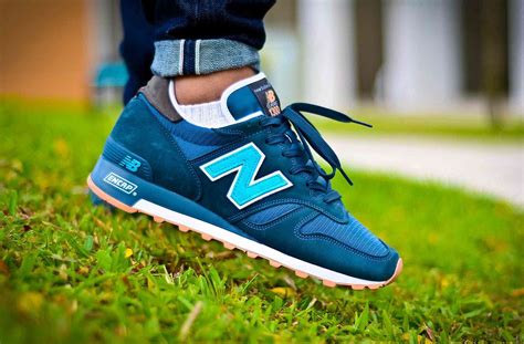 new balance sneakers vintage.